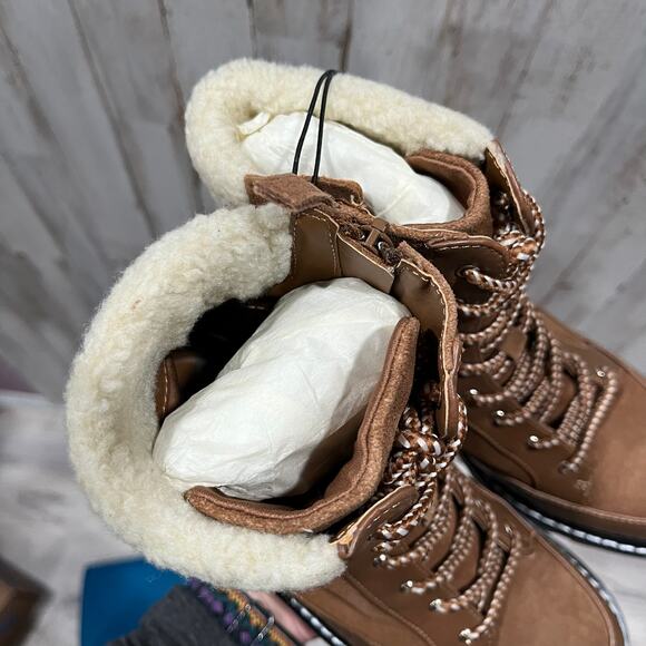 Violet & Red NWOB Women's 6.5M Alexa Suede Leather Combat Boot Brown Lug Sole - Picture 3 of 6